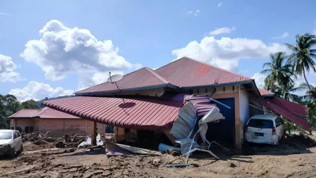 Agam Porak-Poranda Karena Bencana, Kerugian Rp863,79 Miliar, 72 Warga Masih Hilang - GenPI.co