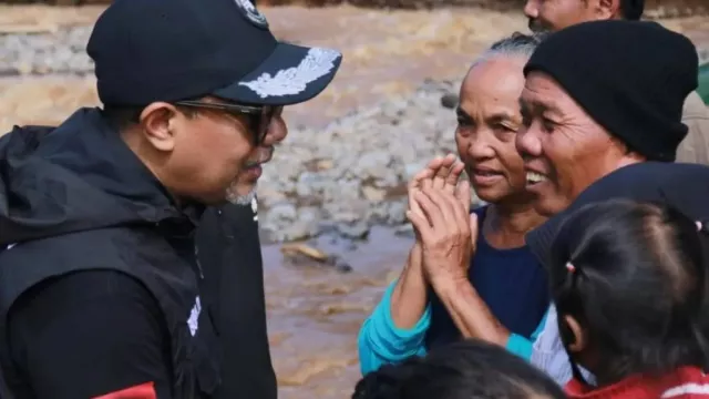  7 Jembatan Putus dan 40 Rumah Rusak, Jembatan Darurat Dikebut - GenPI.co