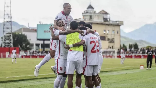 Gustavo Franca Bangga Malut United Bungkam Persib Bandung - GenPI.co