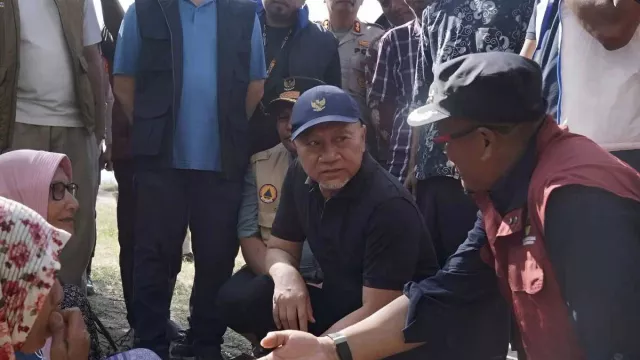 Zulhas Susuri Aceh Utara, Keluhan di Posko Pengungsian Ditampung - GenPI.co