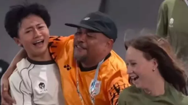 Ofisial Malaysia Ikut Rayakan Kemenangan Basral Graito di SEA Games 2025 - GenPI.co