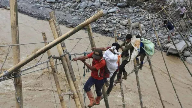 Pemda Tak Bisa Minta Bantuan Asing, Pemerintah Diingatkan Respons Keinginan Warga - GenPI.co