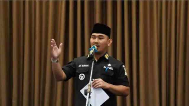 KPK Periksa Intensif Bupati Bekasi Seusai Terjaring OTT - GenPI.co