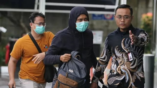 Hattrick OTT KPK! Bupati Bekasi, Kejari, hingga Pengacara Ditangkap - GenPI.co