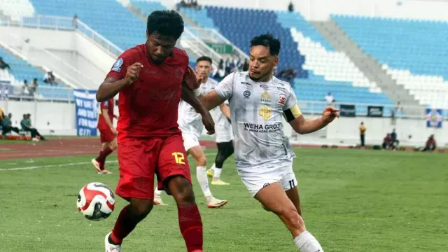 Arema FC Ditahan Imbang Madura United, Skema Bertahan Disorot - GenPI.co