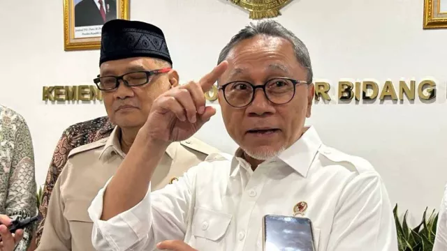 DPRD DKI Sesalkan Video Zulhas Makan Jadi Sasaran Serangan Netizen - GenPI.co