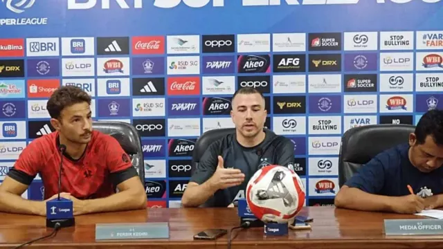 Marcos Reina Minta Persik Kediri Minimalkan Kesalahan saat Lawan Persis Solo - GenPI.co