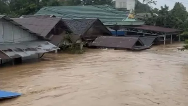Banjir Bandang 2 Meter Terjang 3 Desa di Balangan Kalsel - GenPI.co