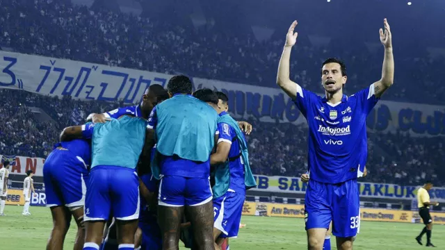 Kado Akhir Tahun, Persib Bandung Tutup 2025 di Puncak Klasemen Super League - GenPI.co