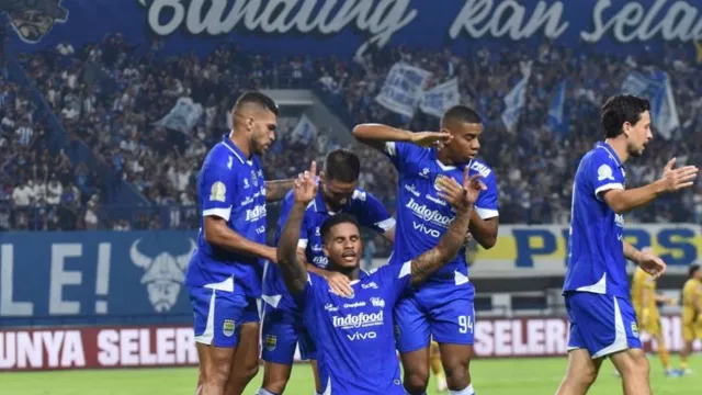Melaju Kencang, Persib Bandung Raih 8 Kemenangan dari 9 Laga Terakhir - GenPI.co