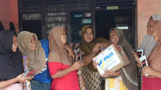 Solidaritas Nasabah PNM, Abon dan Rendang Disalurkan untuk Korban Bencana di Sumatra - GenPI.co
