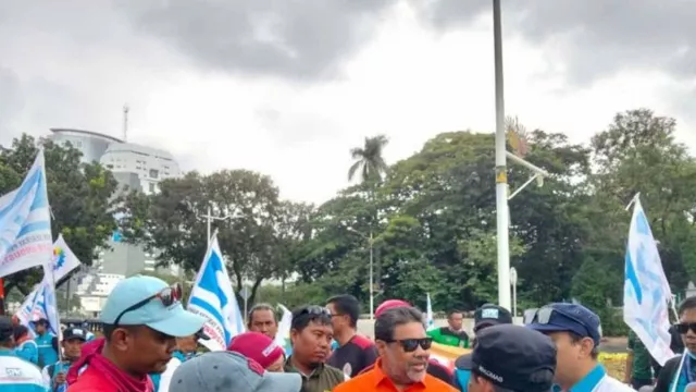 Buruh Siapkan Gugatan, Dedi Mulyadi Disebut Ubah Rekomendasi Upah Minimum - GenPI.co