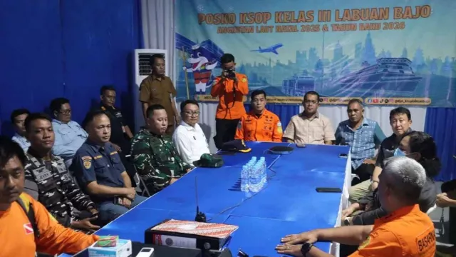 Harapkan Petunjuk, Tokoh Agama Dilibatkan Cari 3 Korban Kecelakaan Kapal di Labuan Bajo - GenPI.co