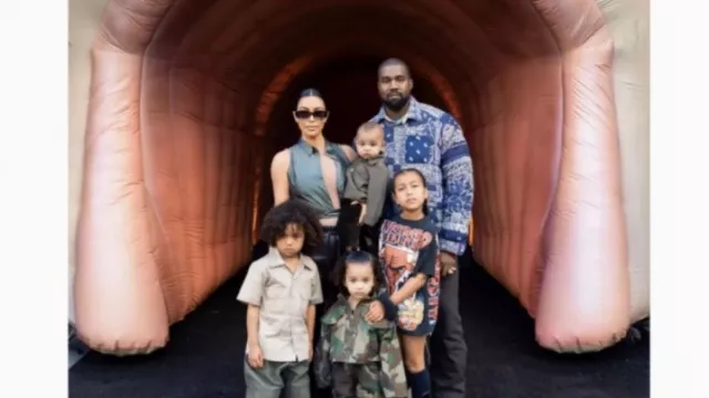 Mulai Damai dengan Kim Kardashian, Kanye West Dukung Anak Main Medsos - GenPI.co