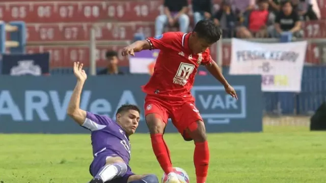 Persik Kediri Ikat Ezra Walian Hingga 2029 dan Gaet 2 Gelandang Asing - GenPI.co