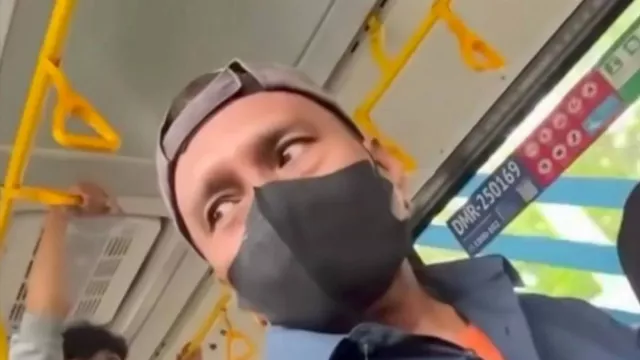 Penumpang Wanita Transjakarta Dilecehkan di Bus 1A, Paha Dielus saat Tertidur - GenPI.co