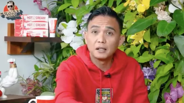  4 Artis Cerai Karena Selingkuh, 1 KDRT Sampai Babak Belur - GenPI.co