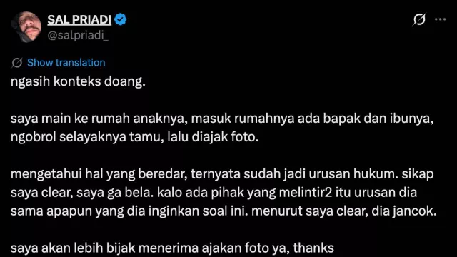 Foto Bareng Sitok Srengenge, Sal Priadi Dirujak Warganet - GenPI.co