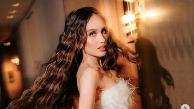 Meditasi di Thailand, Cinta Laura Ajak Semua Pihak Berani Berhenti Sejenak - GenPI.co