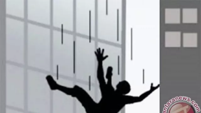 Geger 2 Balita Terkunci di Rumah di Jak­tim, Warga Ramai Lakukan Penyelamatan - GenPI.co