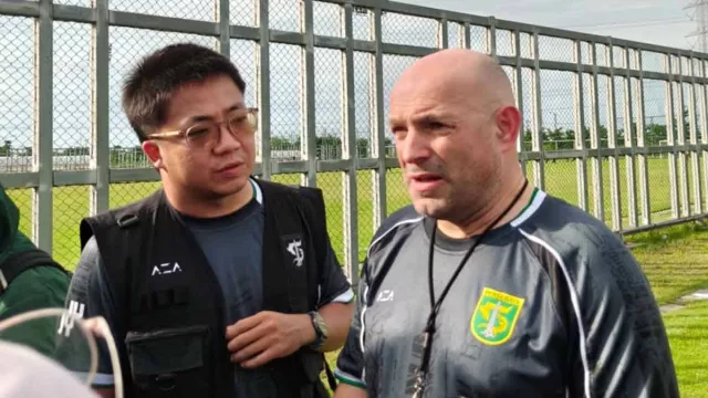 Bernardo Tavares Ogah Sesumbar, Persebaya Harus Rendah Hati Lawan Malut United - GenPI.co