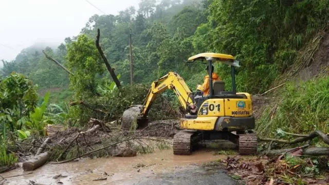 3.622 Orang Warga Jepara Terisolasi dan Listrik Padam, Akibat Bencana - GenPI.co