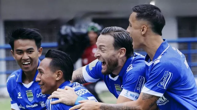 Persija Jadi Korban, Persib Pertahankan Rekor Selalu Menang di Kandang - GenPI.co