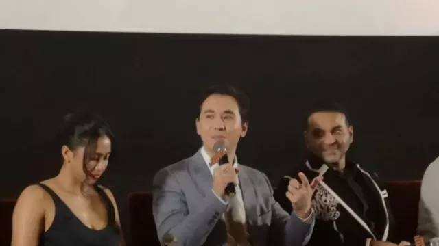 Syuting Film di Bandara, Jerome Kurnia Kaget Disangka Pilot Asli - GenPI.co