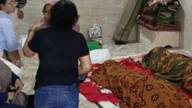 Pasutri dan Seorang Wanita Meninggal Diduga Tersengat Listrik saat Banjir di Jakut - GenPI.co