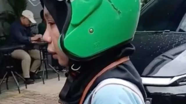 Viral Penumpang Tunanetra Jatuh ke Got, Pramono Anung Minta Maaf dan Janji Evaluasi - GenPI.co