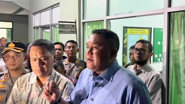 Bupati Bogor Bantah Informasi Ada 700 Korban Kemunculan Asap di Tambang Emas - GenPI.co