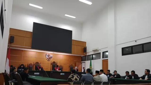 Korupsi Pagar Laut, Kades Kohod dan 3 Orang Dipenjara 3,5 Tahun Denda Rp100 Juta - GenPI.co