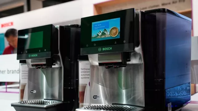  Minum Kopi dan Main Tenis Tinggal Perintah Suara - GenPI.co