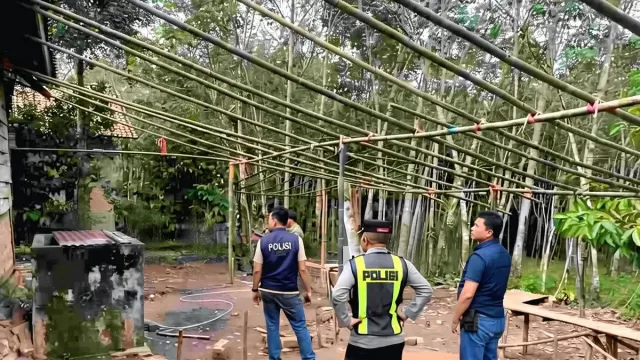 Resahkan Warga, Arena Judi Sabung Ayam di OKU Digerebek, Pelaku Kocar-Kacir - GenPI.co