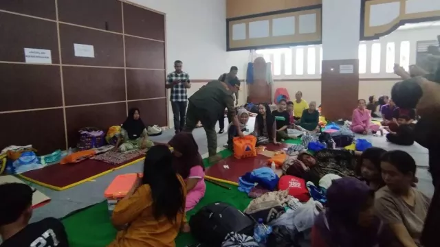 Banjir Meluas di Kudus, 1.822 Warga Mengungsi di 11 Lokasi, Terbanyak di Gedung DPRD - GenPI.co