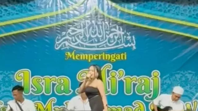 Viral! Biduan Seksi Manggung di Acara Isra Mikraj di Banyuwangi - GenPI.co