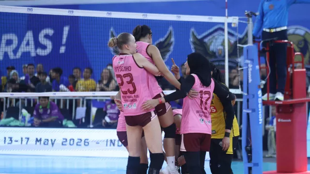  Gresik Petrokimia vs Jakarta Livin Mandiri - GenPI.co