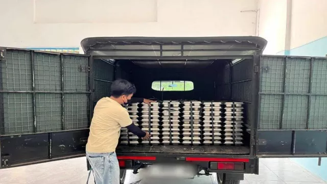 Heboh MBG di Bangkalan, Ada Ulat di Buah hingga Harga Menu Dipertanyakan - GenPI.co