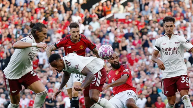  Arsenal vs Manchester United - GenPI.co