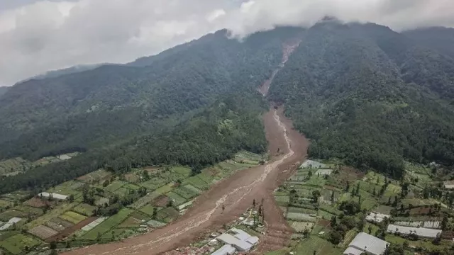  Longsor Cisarua Dipicu Geologi dan Alih Fungsi Lahan - GenPI.co