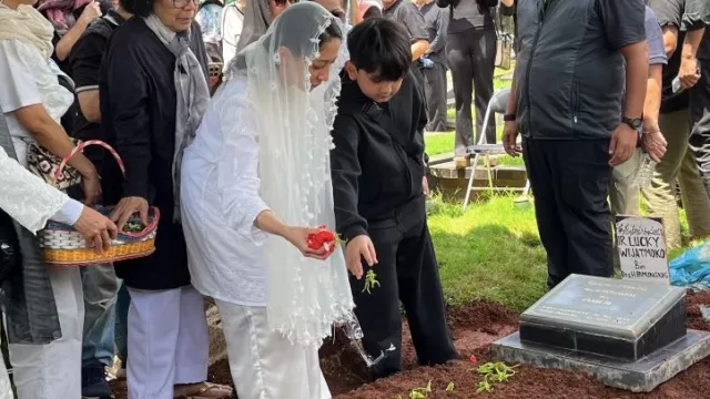 Istri Sebut Lucky Widja Latih Otot Tubuh Sebelum Meninggal, Ingin Liburan Bareng - GenPI.co