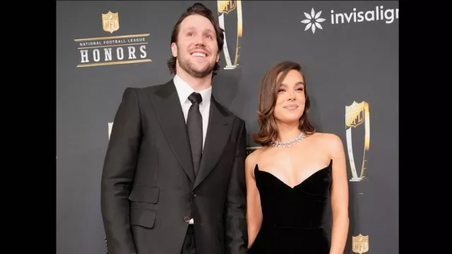 Hailee Steinfeld Hamil Anak Pertama, Pilihan Vitamin Prenatal Sebelum Melahirkan - GenPI.co