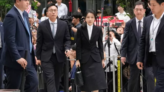 Terima Suap, Mantan Ibu Negara Korea Selatan Kim Keon Hee Masuk Penjara - GenPI.co