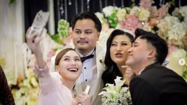  Pisah Rumah dari Suami, Komunikasi Bermasalah selama Menikah - GenPI.co