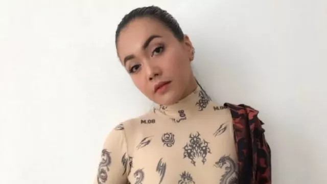 Akui Ressa Anak Kandung, Denada Biayai Sekolah dan Beri Kasih Sayang - GenPI.co