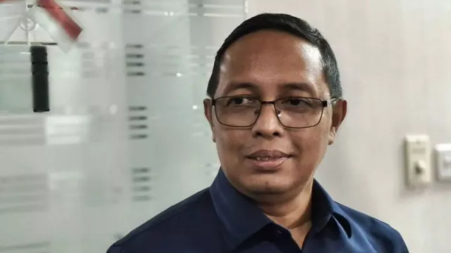 Hasan Nasbi Nilai Jokowi Tambah Peluang PSI Lolos Parlemen - GenPI.co