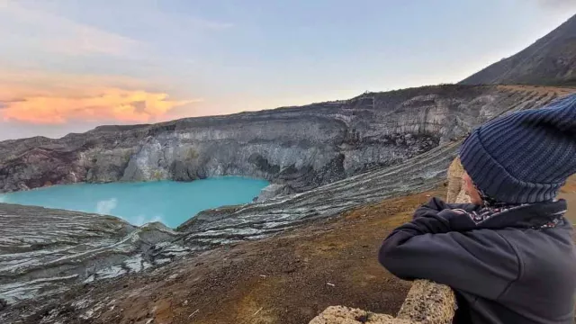 3 Tempat Wisata Alam Menakjubkan, Lihat Api Biru Kawah Ijen! - GenPI.co