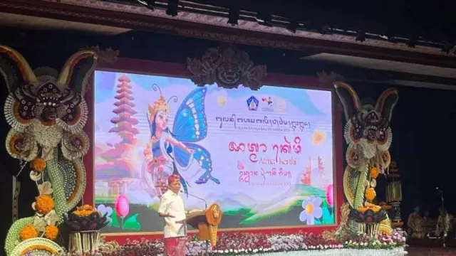 Wayan Koster Kecewa Pelaku Usaha Tak Tertib Soal Perda Aksara Bali - GenPI.co