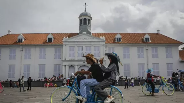 Kota Tua Ditutup Demi Syuting Film Lisa Blackpink, Puluhan Pedagang Libur Jualan - GenPI.co