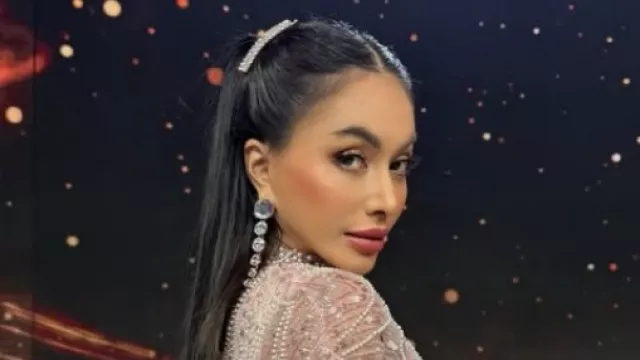 Denada Akui Ressa Rizky Rossano Anak Kandung, Langsung Ganti Bio Instagram - GenPI.co